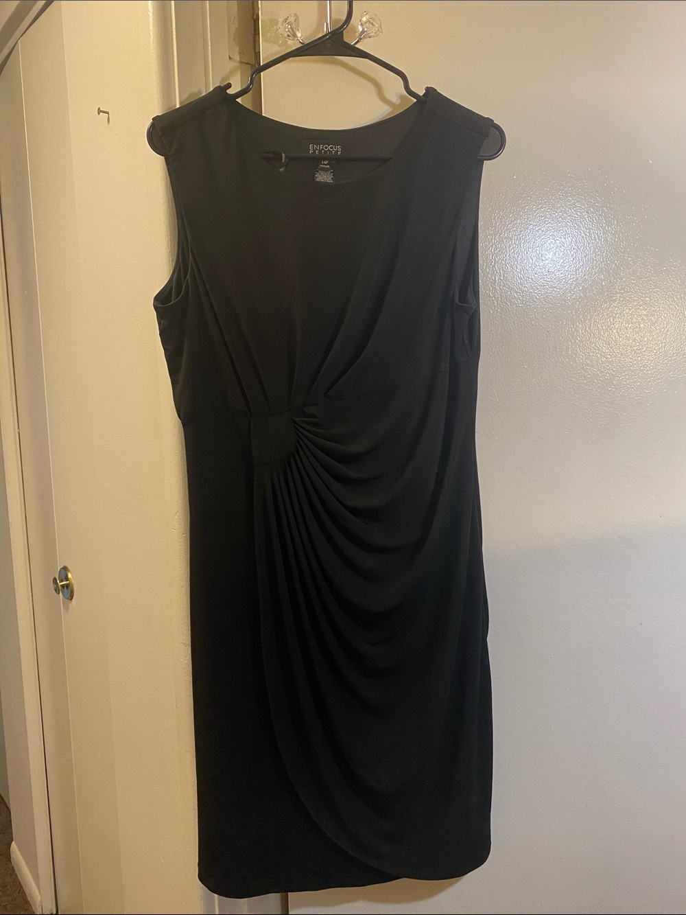 Enfocus Studio Black Sleeveless Draped Knot-Detail Sheath Dress